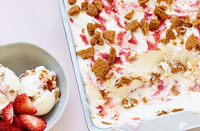 No-churn strawberry cheesecake ice cream