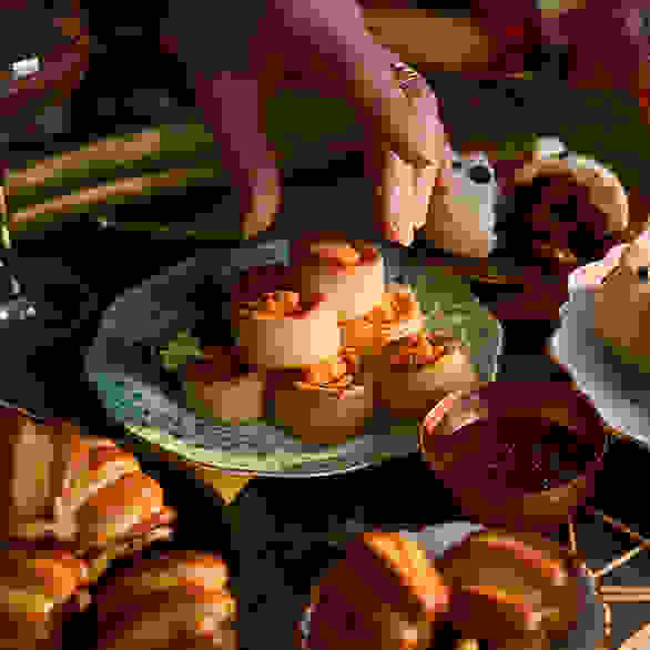 No.1 8 Lobster & Prawn Vol Au Vents