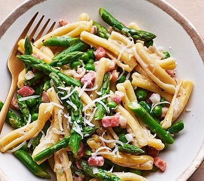 Asparagus, pea & pancetta pasta