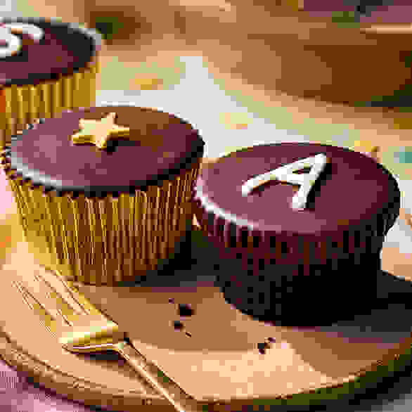 24 Chocolate Party Cakes