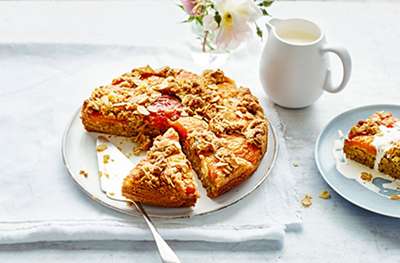 Apricot and cardamom crumble cake