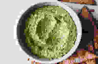 Avocado, tahini and green pea smash