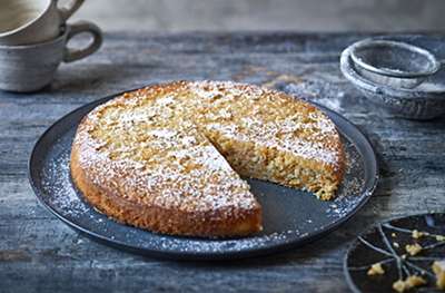 Carrot, olive oil and almond cake