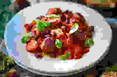 https://waitrose-prod.scene7.com/is/image/waitroseprod/Chicken-and-chorizo-meatballs-with-tomato-pepper-sauce?uuid=9ec347f4-fda3-4af9-92b6-acb10e2375c4&$Waitrose-Default-Image-Preset$