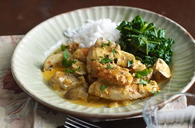 Chicken with paprika and soured cream