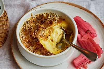 Rhubarb & rosemary crème brûlées