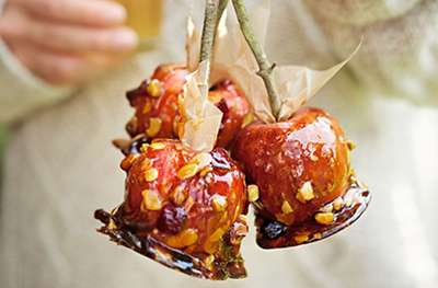 Crunchy maple toffee apples