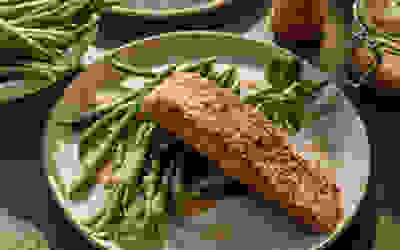 Orange and sesame-crusted salmon