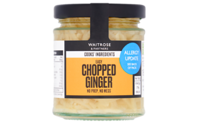 Cooks chopped ginger