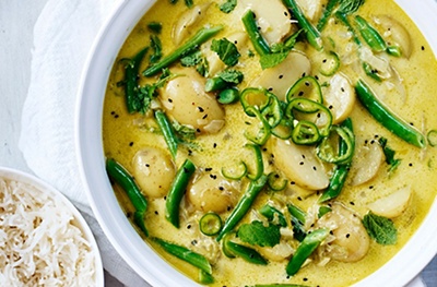 Green bean and new potato coconut curry