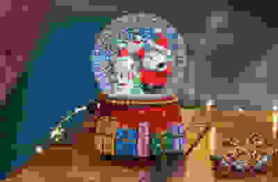 Save 25% Christmas decorations