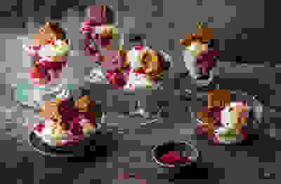 Parkin, raspberry & salted caramel ice cream pots