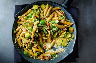 Penne with sprouts & pancetta