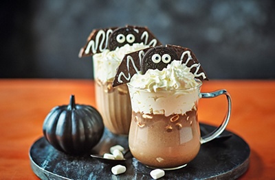 Peppermint hot chocolate with mint-choc cookie bats