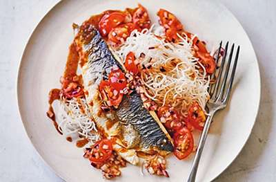 Sea bass with five spice & tangy tomato sauce