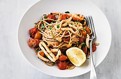 Spaghetti with squid, tomatoes & chilli