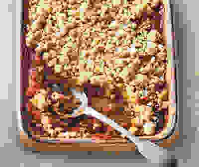 Spicy pork with cornbread crumble