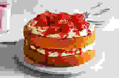 Strawberries & cream cake-image