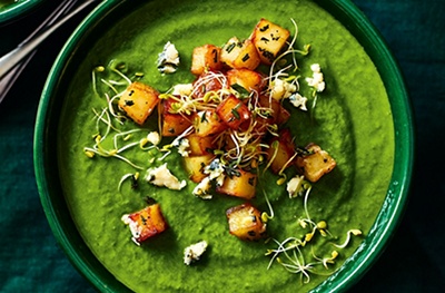 super-green-broccoli-spinach-and-stilton-soup