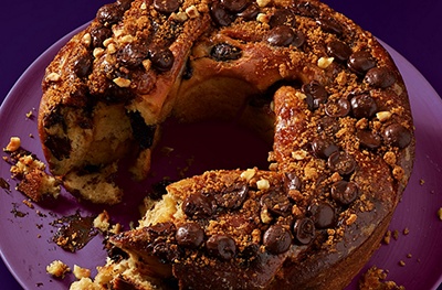 Rich, squidgy brioche with an indulgent caramelised biscuit filling, 
