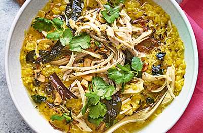 Turkey khitchdi with curry leaves & cashew nuts
