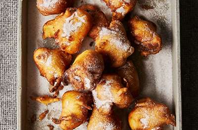 Apple fritters with cinnamon sugar