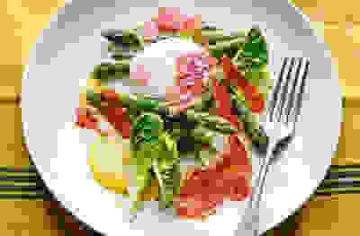Asparagus & Parma ham salad with poached egg