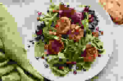 Balsamic-glazed scallops & pancetta salad