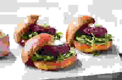 Beetroot burgers with mustard mayo