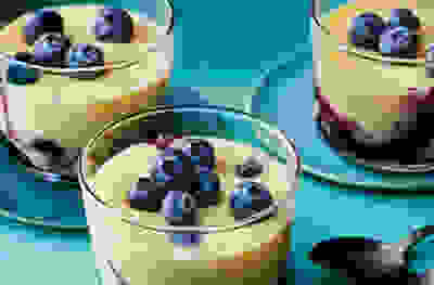 Blueberry & white chocolate pots