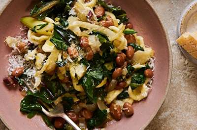 Braised mixed summer greens, fennel & beans with pasta