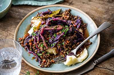 Braised Puy lentils & red cabbage