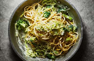 Broccoli, leek & goat’s cheese linguine