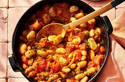 Butter beans with wine, tomatoes, anchovies & dill