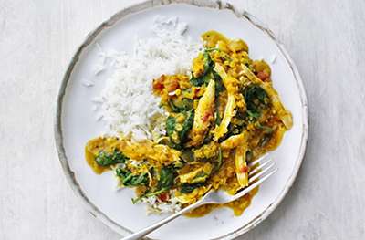 Chicken, red lentil & spinach curry