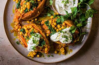 Chickpea, tomato & spinach curry with jacket sweet potatoes