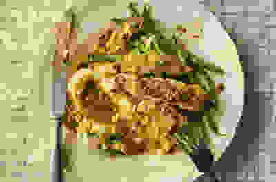 Quick roast parmesan & tomato chicken with pesto mash