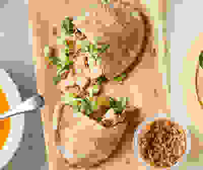 Garlicky prawn pitta pockets