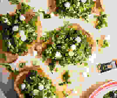 Goat's cheese, spinach & pea tartines