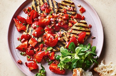 Grilled halloumi with zingy strawberry salsa