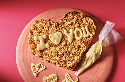 Heart-shaped breakfast oat bar