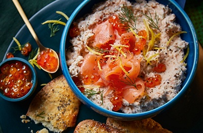 Hot smoked salmon pâté with poppy seed crackers  
