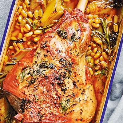 Pot-roasted lamb with flageolet beans