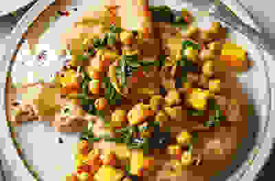 Mango & curried chickpeas on naan