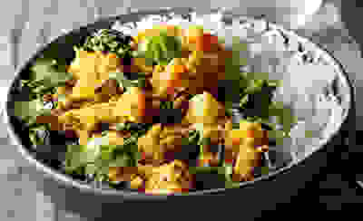 Cauliflower & spinach curry