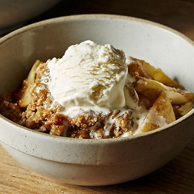 Apple and pear caramel crumble