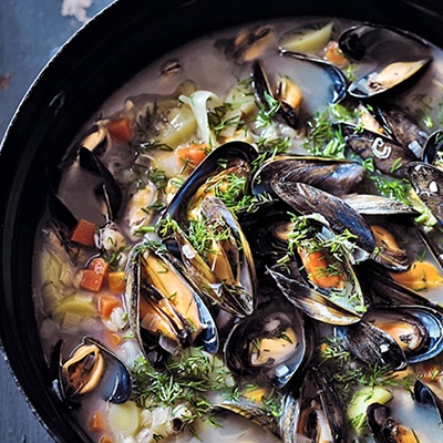 Mussel, leek and barley soup with dill cream