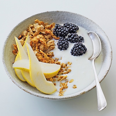 Image of breakfast granola yoghurt, pears and blackberries