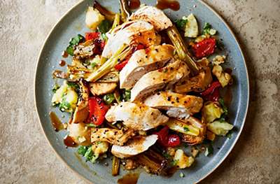 Juicy baked chicken with peppers & artichokes