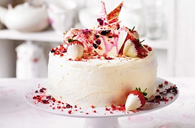 Martha's strawberry, Champagne & rose cake